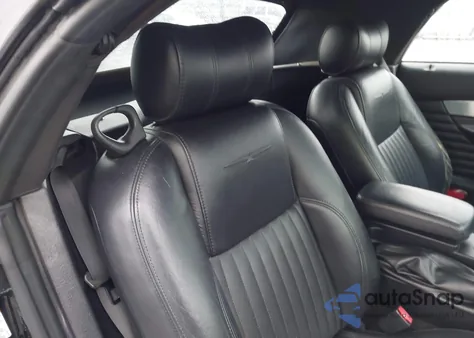 2004 Ford Thunderbird z USA, uszkodzony, nr VIN 1FAHP60A44Y108970